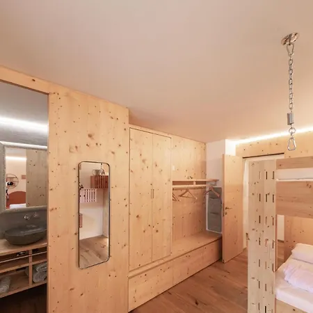 Stunning Family Flat With Sauna And Parking Near Schwarzsee In Appartement Davos